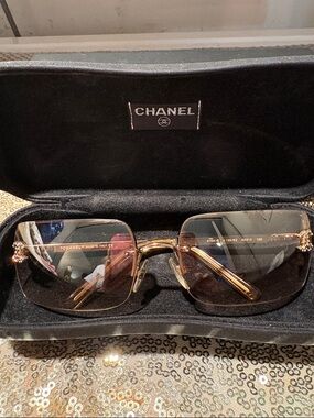 RARE Chanel Vintage Sunglasses Rhinestone CC Logo Rimless Gradient Gold